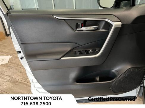 Used 2023 Toyota RAV4 XLE image 5