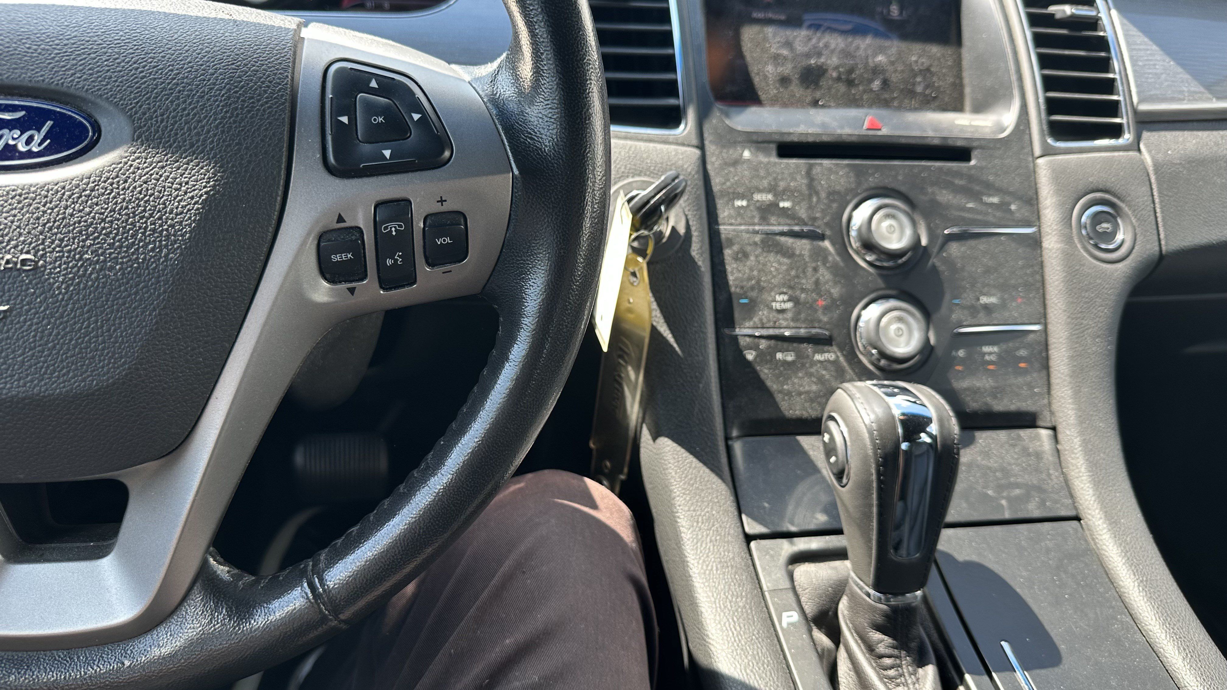 Used 2013 Ford Taurus SEL FWD image 21