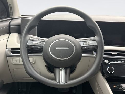 Used 2025 Hyundai Tucson SEL image 12