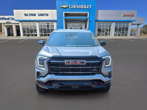 Used 2026 GMC Terrain AT4 AWD/4WD image 2