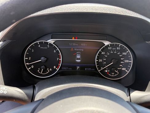 Used 2025 Nissan Altima 2.5 SV FWD image 13