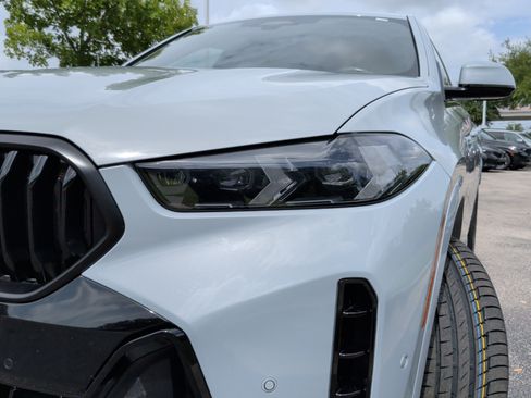 Used 2024 BMW X6 xDrive40i w/ Premium Package AWD/4WD image 3