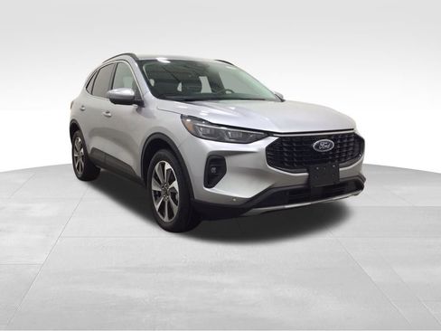 Used 2024 Ford Escape Platinum image 5