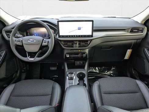 New 2025 Ford Escape SE image 13