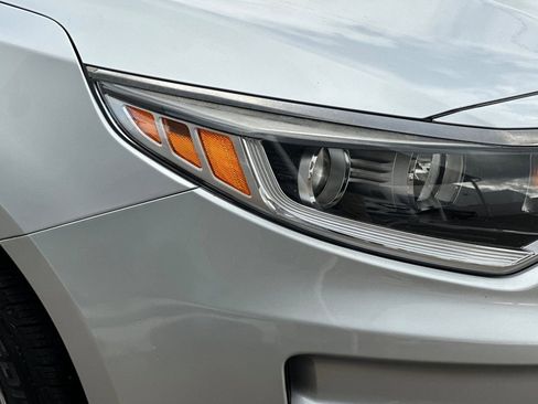 Used 2017 Kia Optima LX w/ Option Group 014 image 11
