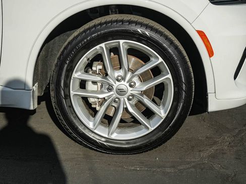 Used 2024 Dodge Durango GT RWD image 9