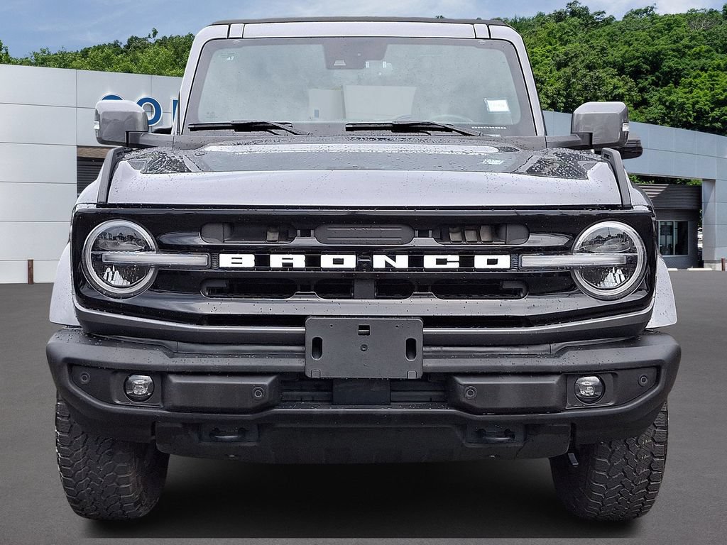 Used 2023 Ford Bronco Outer Banks AWD/4WD image 2