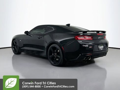 Used 2018 Chevrolet Camaro SS image 11