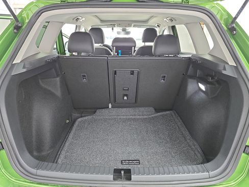 New 2026 Volkswagen Taos SE FWD image 12
