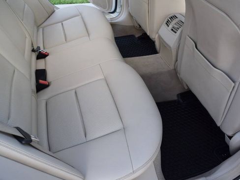 Used 2014 Mercedes-Benz E 350 4MATIC Sedan image 48