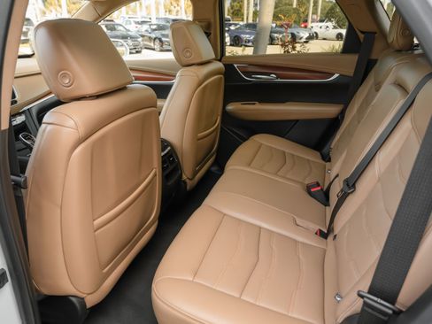 Used 2019 Cadillac XT5 Platinum image 32