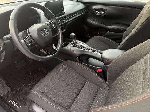Used 2025 Honda HR-V Sport image 11