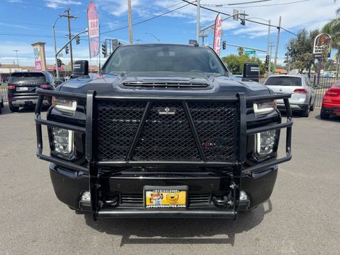 Used 2022 Chevrolet Silverado 2500 LT w/ Midnight Edition AWD/4WD image 3