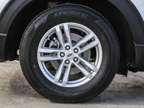 Used 2023 Ford Explorer XLT w/ Equipment Group 202A image 12