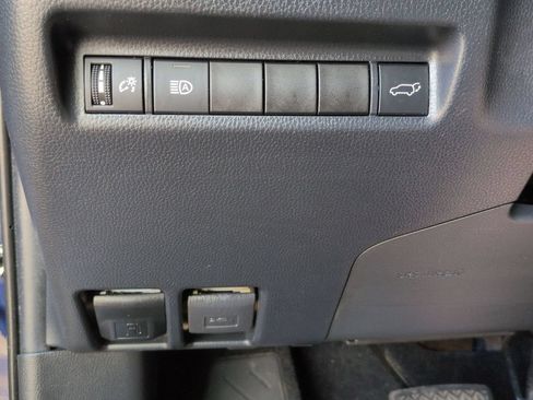 Used 2020 Toyota RAV4 XLE w/ Convenience Package AWD/4WD image 23