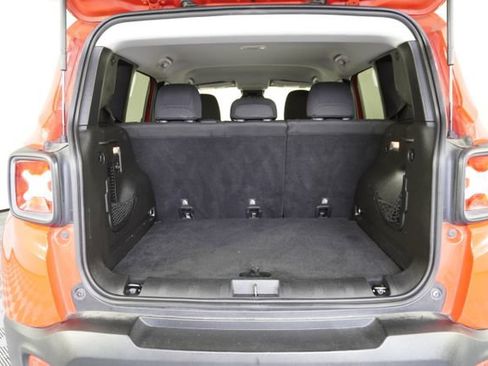 Used 2017 Jeep Renegade Trailhawk AWD/4WD image 36