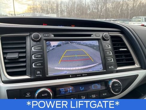 Used 2019 Toyota Highlander Limited image 17