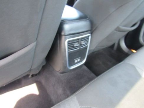 Used 2022 Dodge Charger SXT image 10