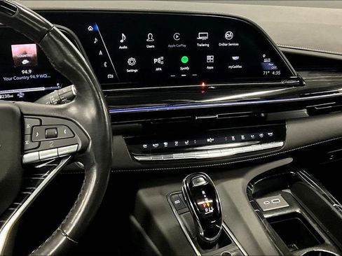 Used 2023 Cadillac Escalade ESV Sport AWD/4WD image 9