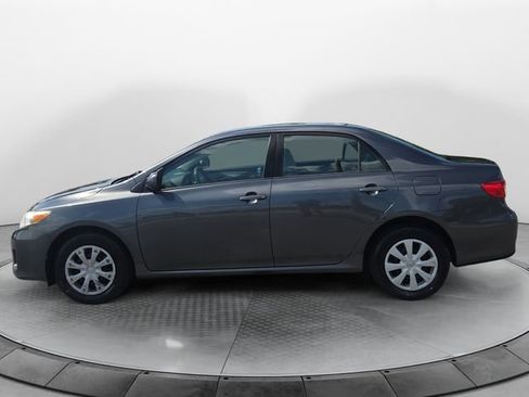 Used 2011 Toyota Corolla LE FWD image 2