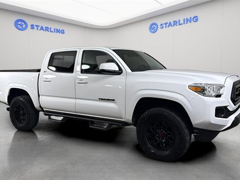 Used 2022 Toyota Tacoma SR image 12