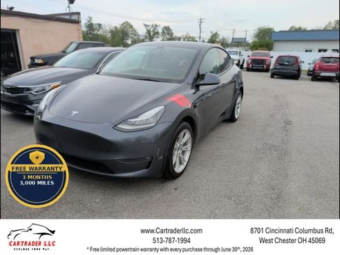 Used 2022 Tesla Model Y Long Range AWD/4WD image 1