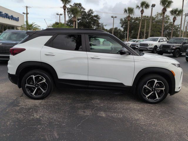 Used 2023 Chevrolet TrailBlazer RS w/ Sun and Liftgate Package FWD image 3