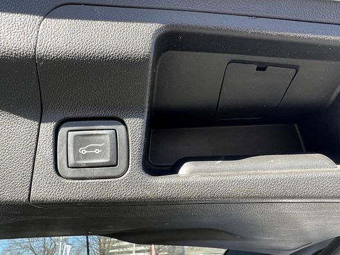 Used 2018 GMC Acadia SLT image 28