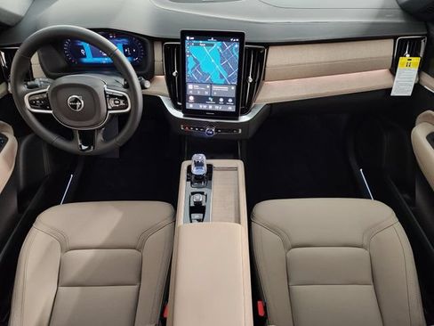 New 2026 Volvo XC90 B6 Plus w/ Protection Package Premier AWD/4WD image 4
