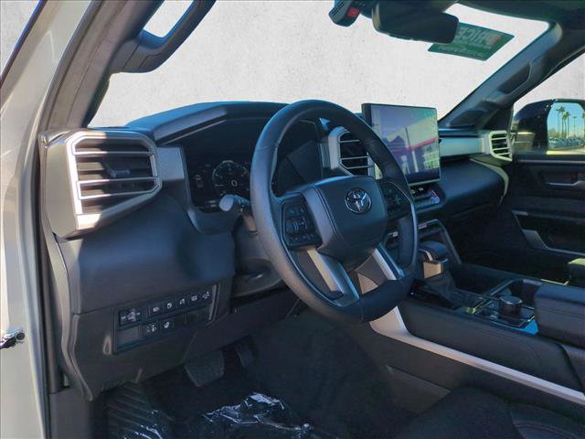 Used 2025 Toyota Tundra Limited AWD/4WD image 10