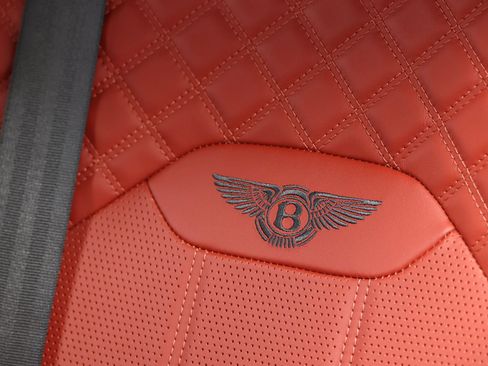 Used 2022 Bentley Bentayga AWD/4WD image 62