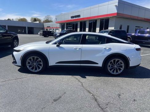 Used 2026 Toyota Crown Limited w/ Advanced Technology Package image 6