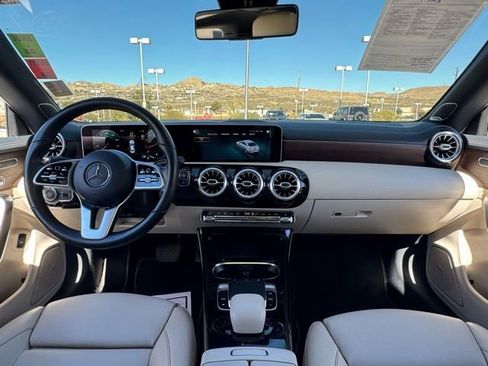 Used 2020 Mercedes-Benz CLA 250 image 13