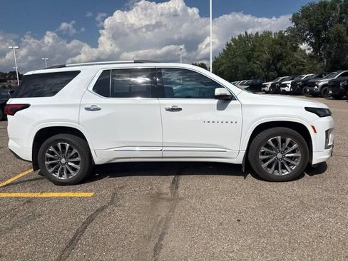 Used 2023 Chevrolet Traverse Premier AWD/4WD image 2