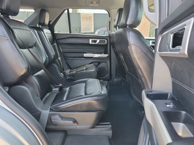 Used 2021 Ford Explorer XLT w/ Equipment Group 202A AWD/4WD image 26