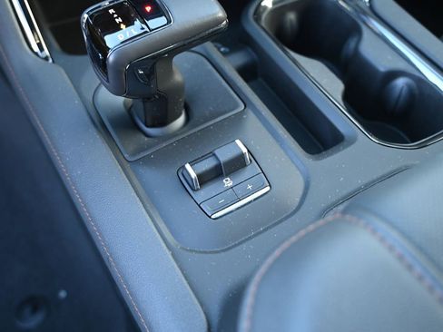 Used 2022 GMC Sierra 1500 AT4 w/ AT4 Premium Package image 32