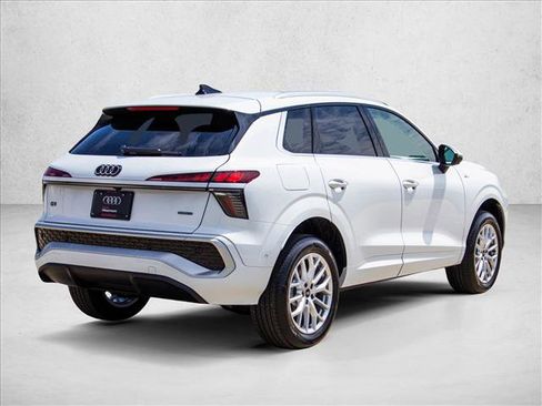 New 2026 Audi Q3 quattro 2.0T AWD/4WD image 5