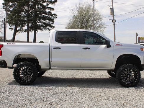 Used 2020 Chevrolet Silverado 1500 Custom Trail Boss w/ Custom Convenience Package image 9