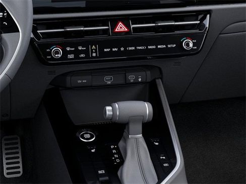 New 2025 Kia Niro EX Touring image 23