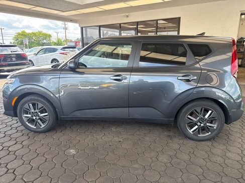Used 2021 Kia Soul EX FWD image 10