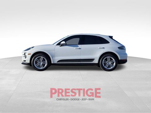 Used 2021 Porsche Macan w/ Premium Package Plus AWD/4WD image 12