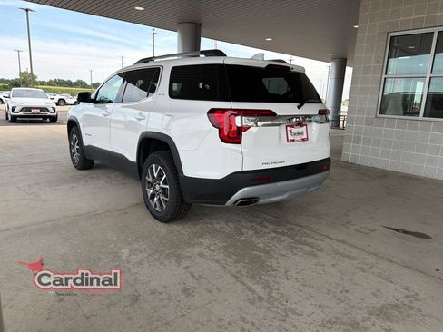Used 2023 GMC Acadia SLE w/ Driver Convenience Package FWD image 3