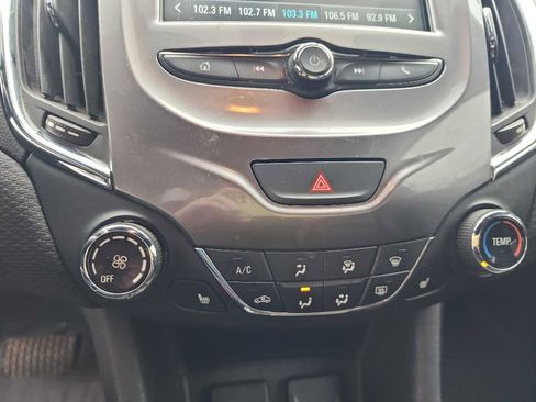 Used 2017 Chevrolet Cruze LT w/ Convenience Package image 16