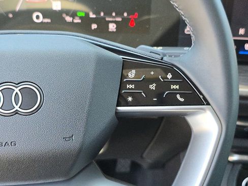 Certified 2025 Audi Q5 Premium Plus w/ Premium Plus AWD/4WD image 24