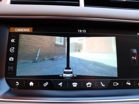Used 2017 Land Rover Range Rover Sport SE AWD/4WD image 30
