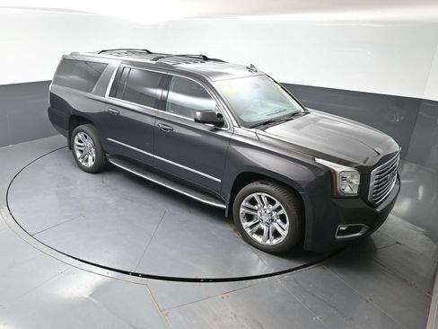 Used 2018 GMC Yukon XL SLT w/ Premium Edition AWD/4WD image 17