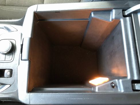 Used 2023 Chevrolet Traverse LT image 23