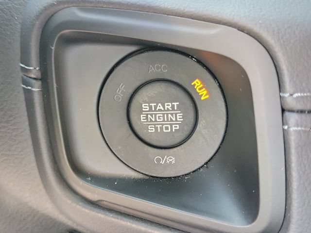 Used 2025 Jeep Gladiator Mojave AWD/4WD image 20