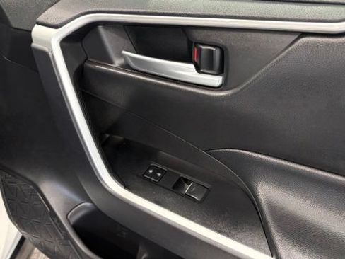 Used 2025 Toyota RAV4 XLE FWD image 23