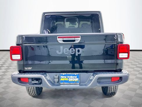 New 2026 Jeep Gladiator Sport AWD/4WD image 5